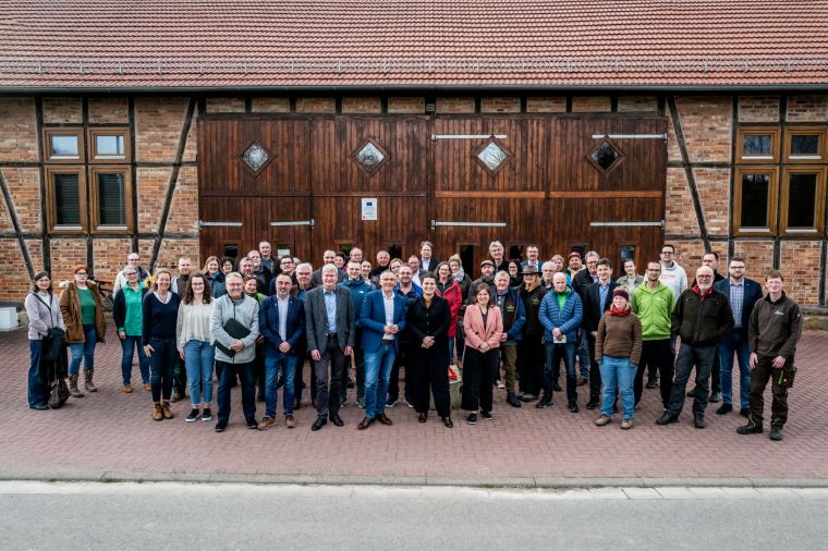 Gruppenfoto vom Netzwerk-Treffen in Liebenau